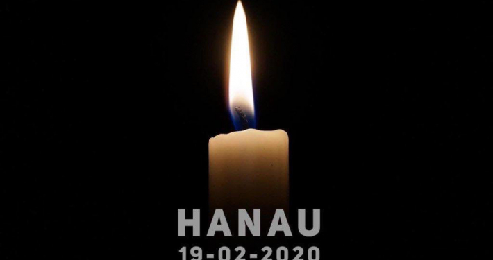 Schamvolles Schweigen und stilles Gedenken ist das Erste, was die rechtsextremistischen Morde von Hanau auslösen sollten … Fotoquelle: https://www.picuki.com/tag/prayforhanau